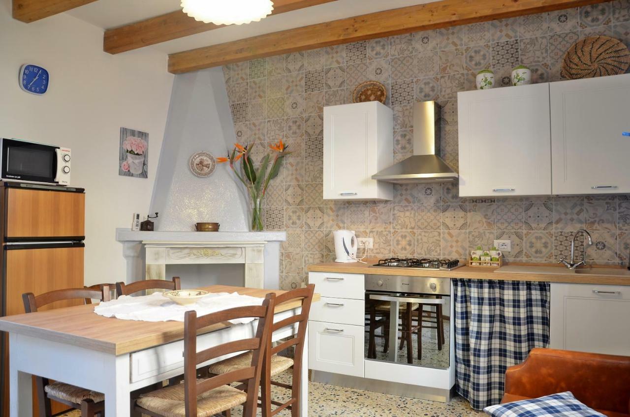 באוני Guest House Sa Succargia מראה חיצוני תמונה