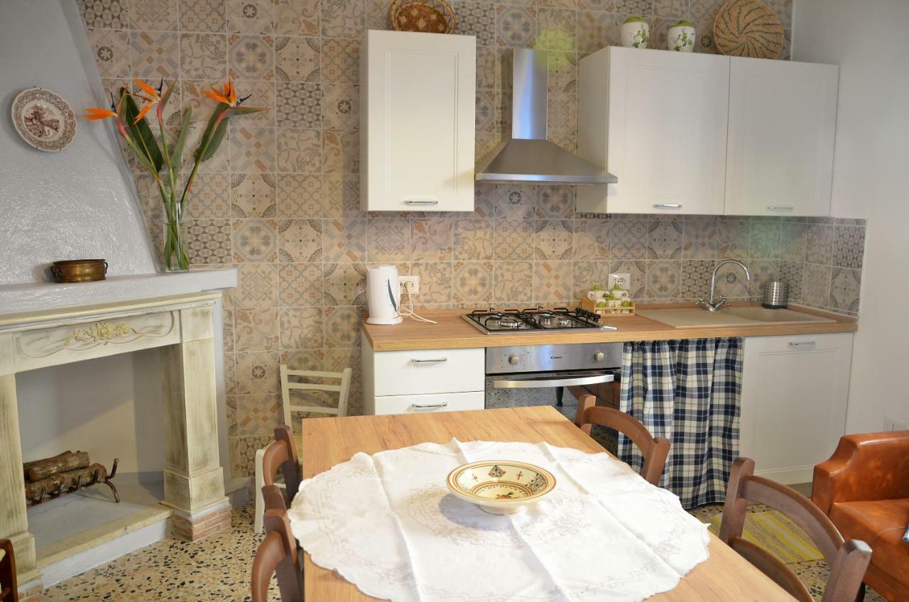 באוני Guest House Sa Succargia מראה חיצוני תמונה